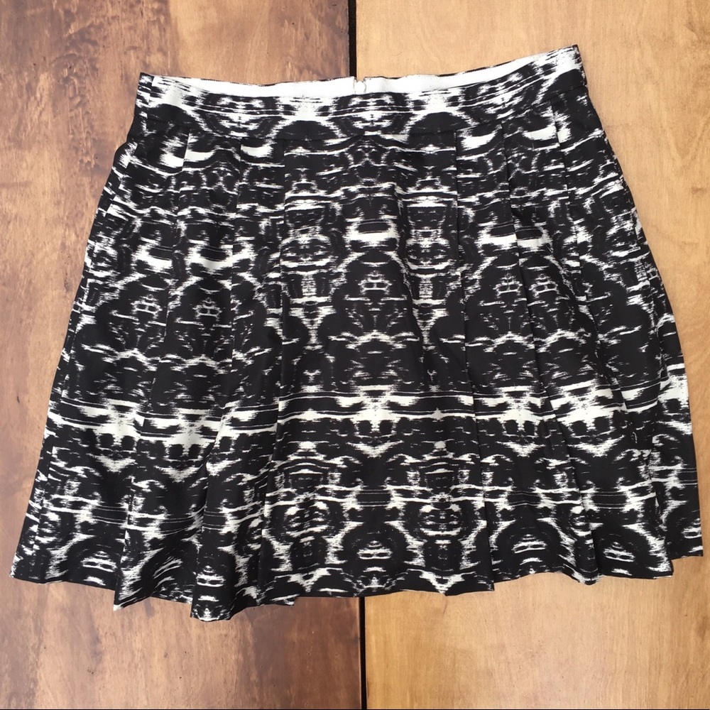 J Crew Blurred Ikat Pleated Skirt | Black White 4